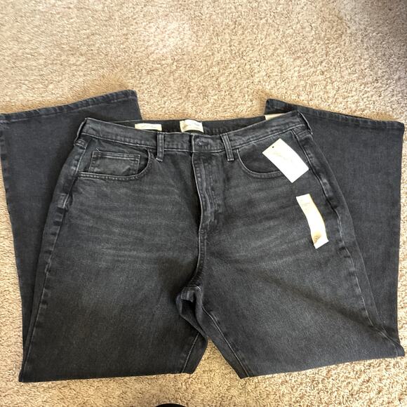 NWT Universal Thread High Rise Flare Leg Jeans Dark Denim Black Women's 16 Short - Picture 2 of 5